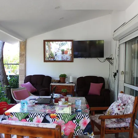 ınci Konukevi Çeşme